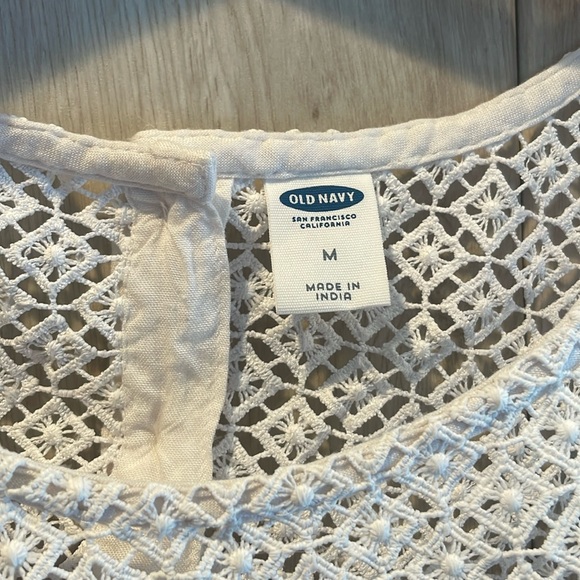 Old navy white tank. Size medium. - Picture 5 of 5